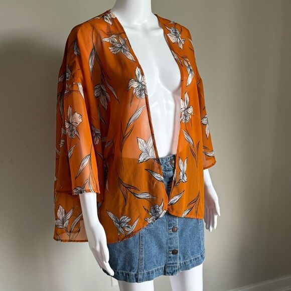 A New Day Golden Black White Floral Sheer 3/4 Sleeve Kimono Top - Picture 4 of 8